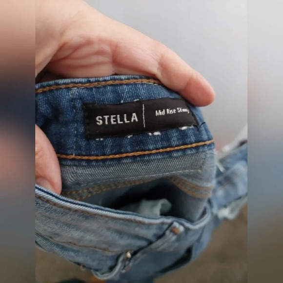 True Religion "Stella" Mid Rise skinny Medium wash stretch jeans size 33 - Picture 11 of 11